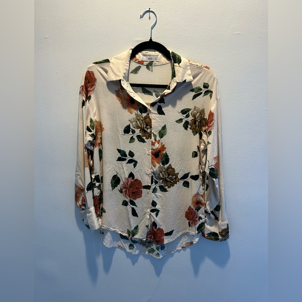 Flowy floral print shirt by Mango